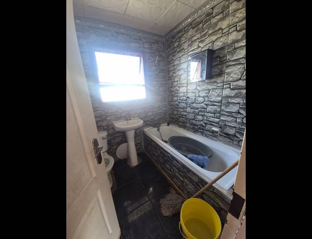 3 BEDROOM HOUSE FOR SALE IN MOTHERWELL NU 5